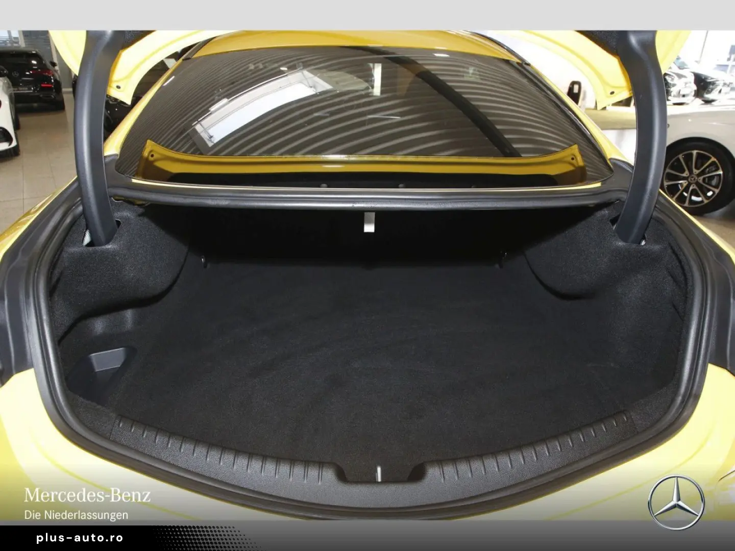 MERCEDES-BENZ CLE 300 e Cp. AMG PANO NIGHT DIGITAL MEMO