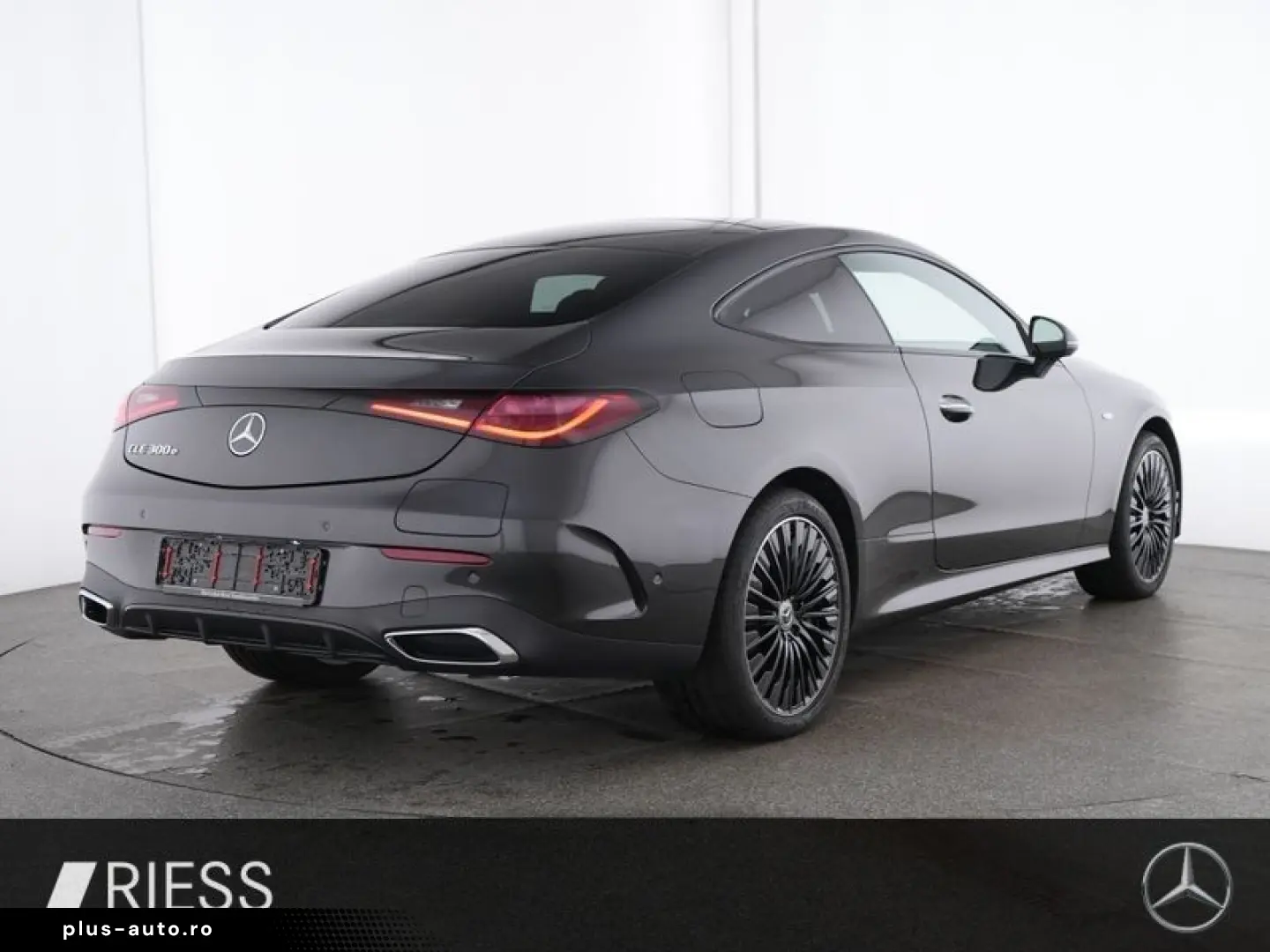 MERCEDES-BENZ CLE 300 e AMG Sport Night Distr Pano DIGITAL