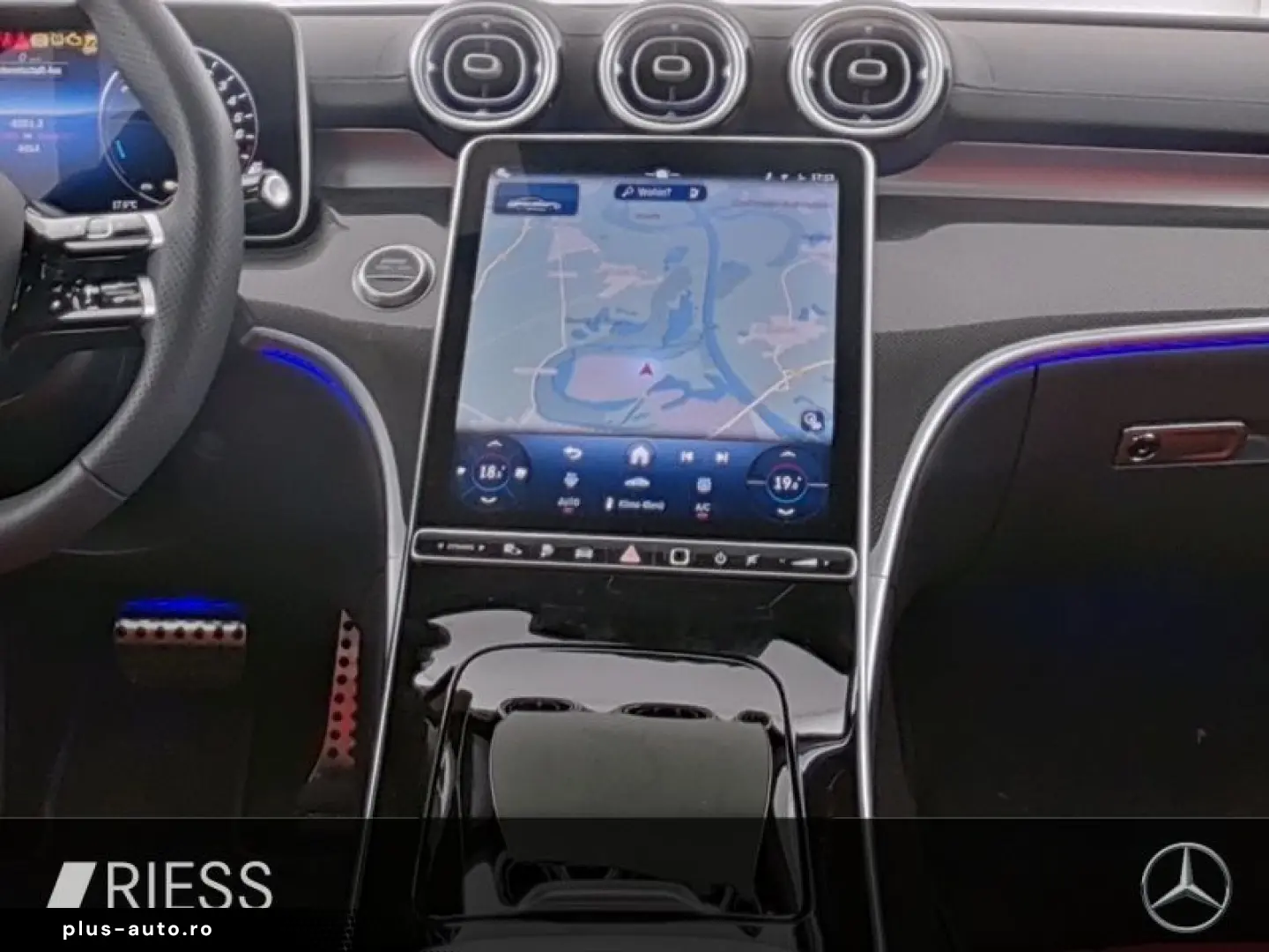 MERCEDES-BENZ CLE 300 e AMG Sport Night Distr Pano DIGITAL