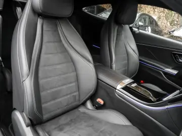 MERCEDES-BENZ CLE 300 4M Cp AMG-Sport Pano StdHzg Digital