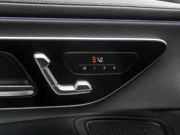 MERCEDES-BENZ CLE 300 4M Cp AMG-Sport Pano StdHzg Digital