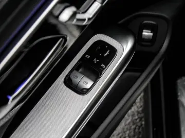 MERCEDES-BENZ CLE 300 4M Cp AMG-Sport Pano StdHzg Digital