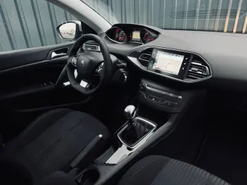 Peugeot 308 HDI   1.6 DIESEL 120 CP