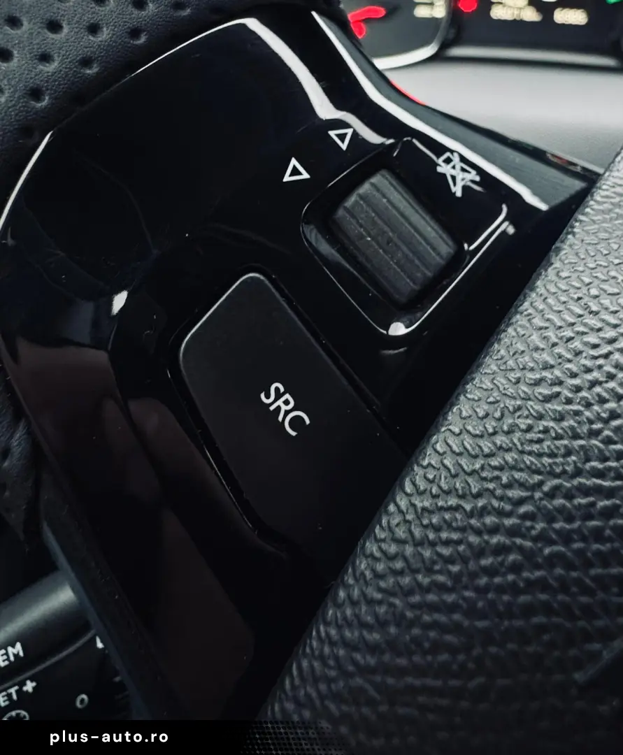 Peugeot 308 HDI   1.6 DIESEL 120 CP