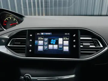 Peugeot 308 HDI   1.6 DIESEL 120 CP