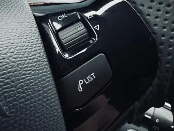 Peugeot 308 HDI   1.6 DIESEL 120 CP