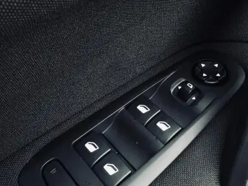 Peugeot 308 HDI   1.6 DIESEL 120 CP