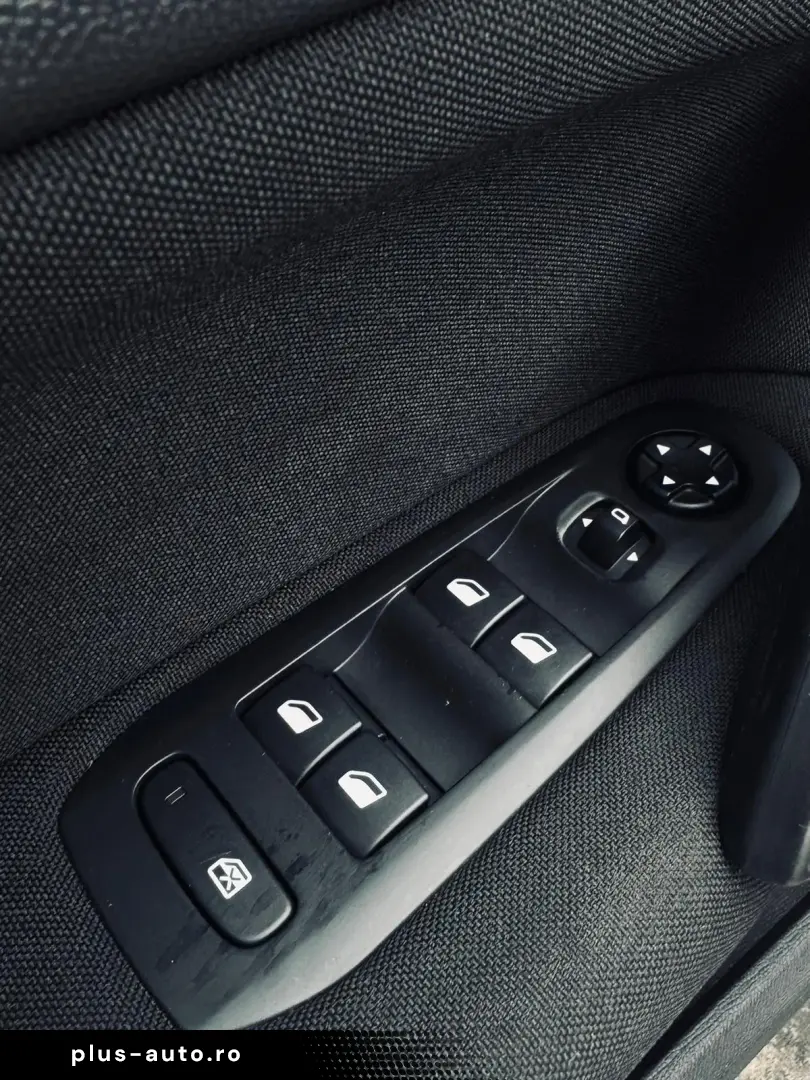 Peugeot 308 HDI   1.6 DIESEL 120 CP