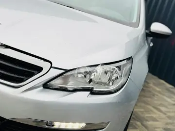 Peugeot 308 HDI   1.6 DIESEL 120 CP