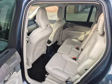 VOLVO XC90 Ultra Dark Recharge Plug-In Hybrid AWD