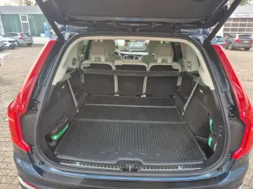 VOLVO XC90 Ultra Dark Recharge Plug-In Hybrid AWD