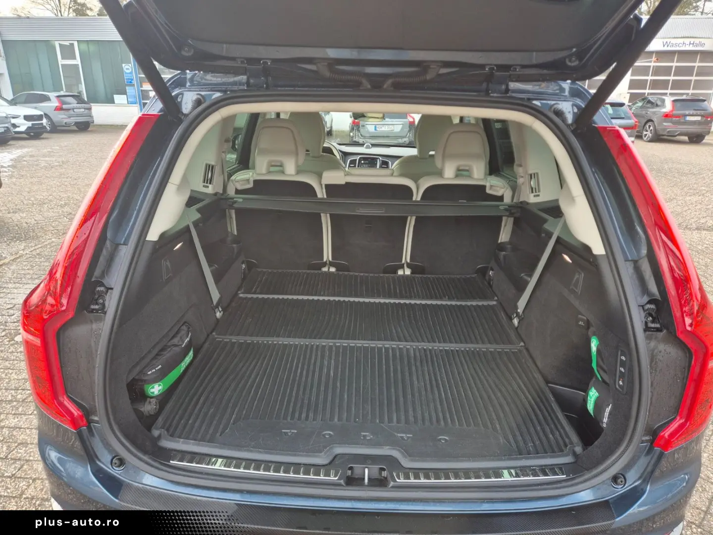 VOLVO XC90 Ultra Dark Recharge Plug-In Hybrid AWD