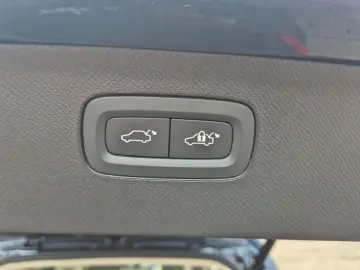 VOLVO XC90 Ultra Dark Recharge Plug-In Hybrid AWD