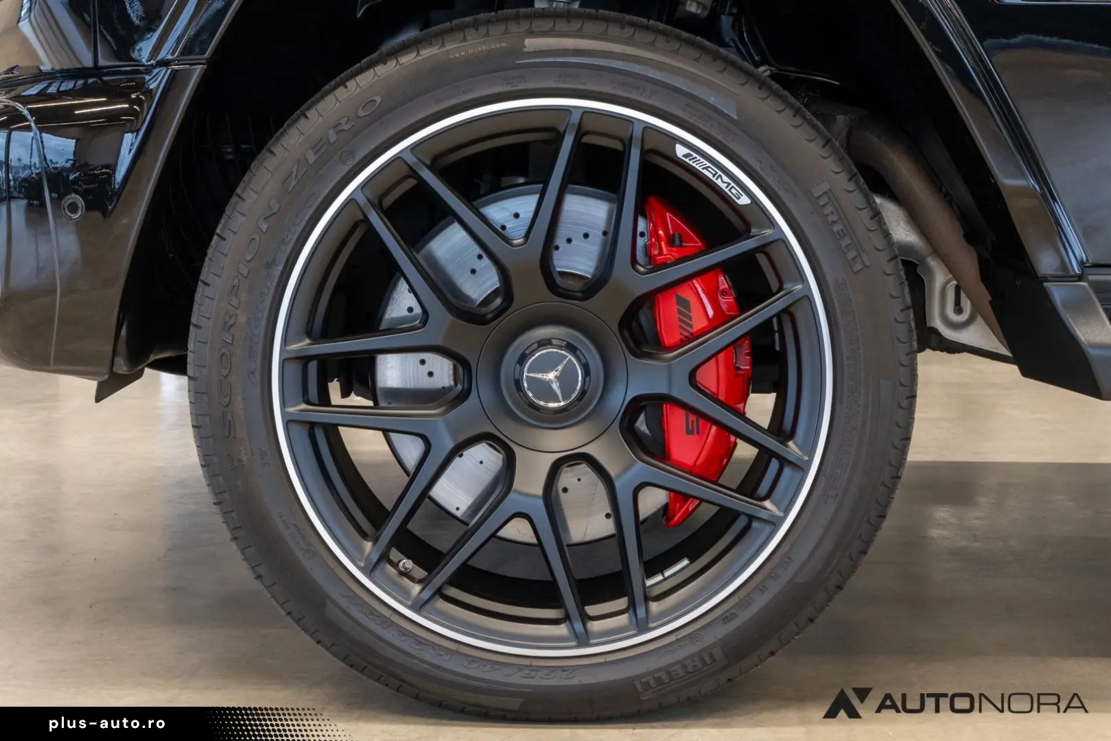 MERCEDES-BENZ G 63 AMG Superior Line Night AHK Burmester 22