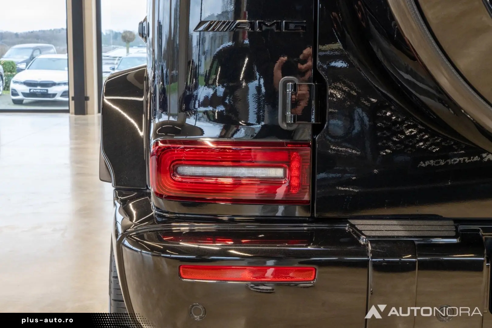 MERCEDES-BENZ G 63 AMG Superior Line Night AHK Burmester 22