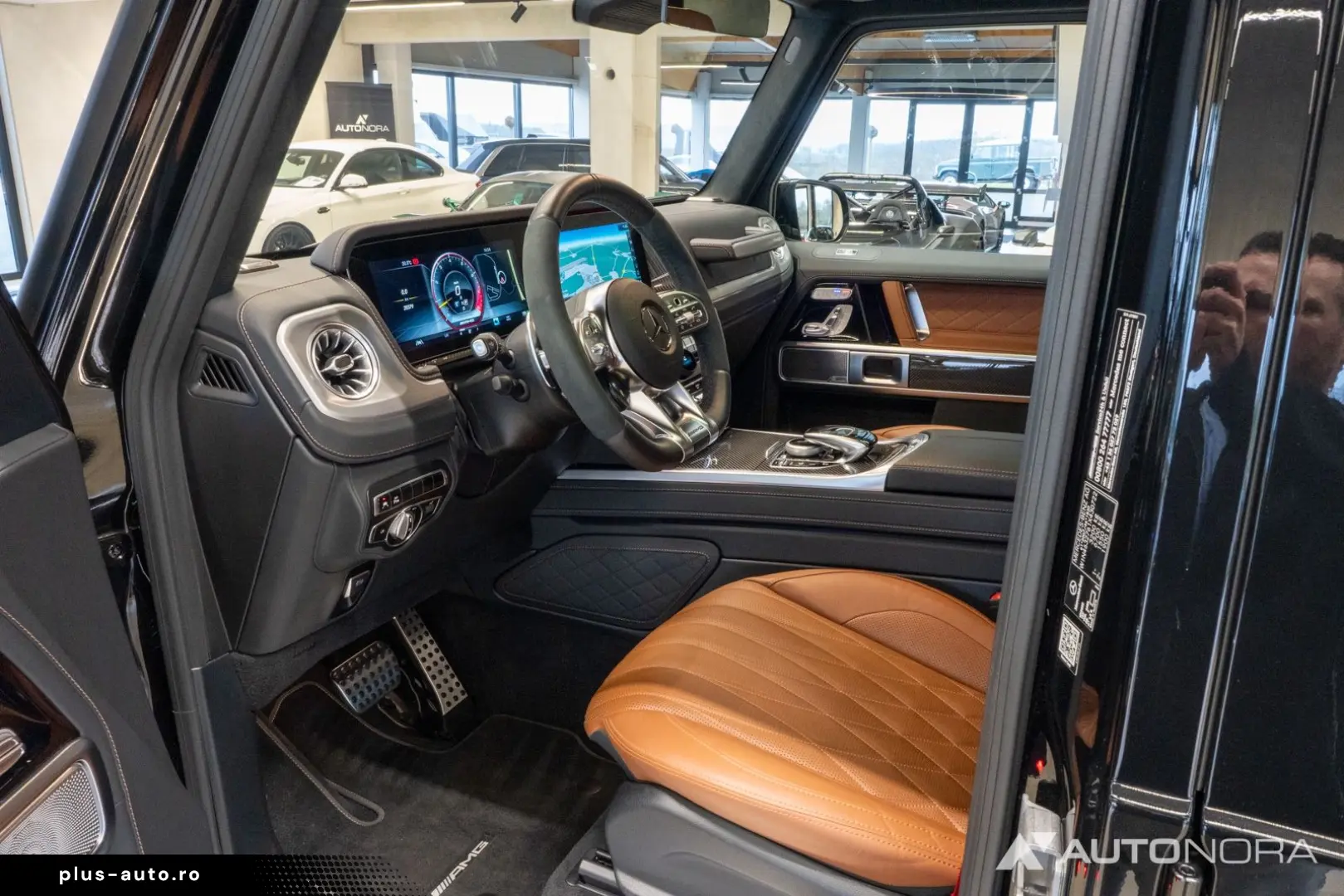 MERCEDES-BENZ G 63 AMG Superior Line Night AHK Burmester 22