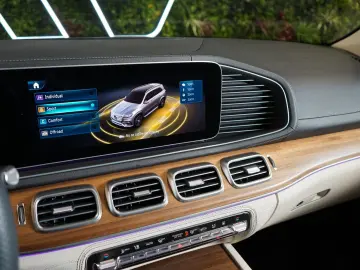 MERCEDES-BENZ GLS 580 4M AMG MEDIA AUXHEAT MASSAGE