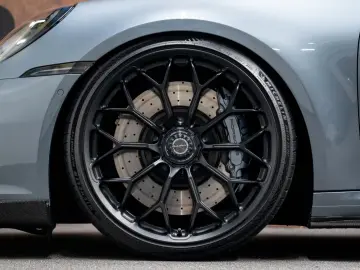 PORSCHE 911 Carrera GTS T-Hybrid Cabriolet TECHART LIFT