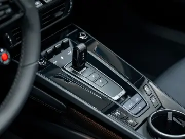 PORSCHE 911 Carrera GTS T-Hybrid Cabriolet TECHART LIFT