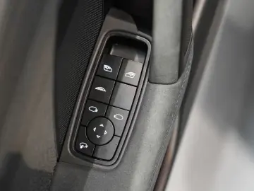 PORSCHE 911 GTS T-Hybrid Facelift Bose Surround View 4WS