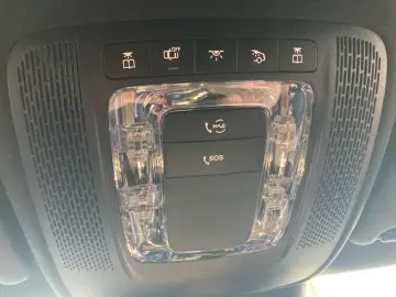 MERCEDES-BENZ CLA 220 d EDI AMG-Line Night AHK DISTR 360-K