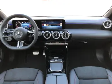 MERCEDES-BENZ CLA 220 d Coupe AMG ILS MBUX MBeam Night Pano