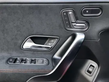 MERCEDES-BENZ CLA 220 d Coupe AMG ILS MBUX MBeam Night Pano