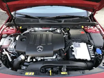 MERCEDES-BENZ CLA 220 d Coupe AMG ILS MBUX MBeam Night Pano