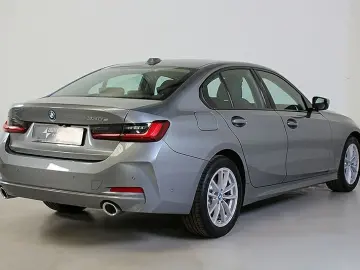 BMW 330e LED Widescreen HiFi Kamera HuD Sportsitze