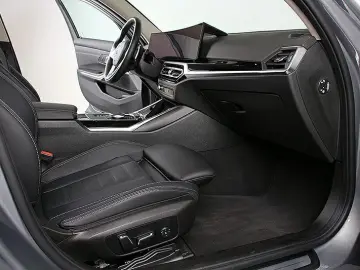 BMW 330e LED Widescreen HiFi Kamera HuD Sportsitze