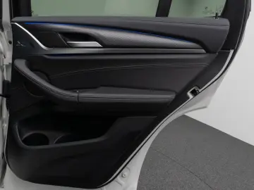 BMW X3 M40i Panorama Kamera HUD DAB HiFi LED 20Zoll