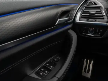 BMW X3 M40i Panorama Kamera HUD DAB HiFi LED 20Zoll