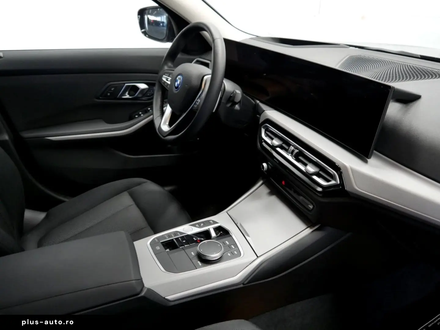 BMW 330e M Shadow HUD eSitze Sound Kamera Driving