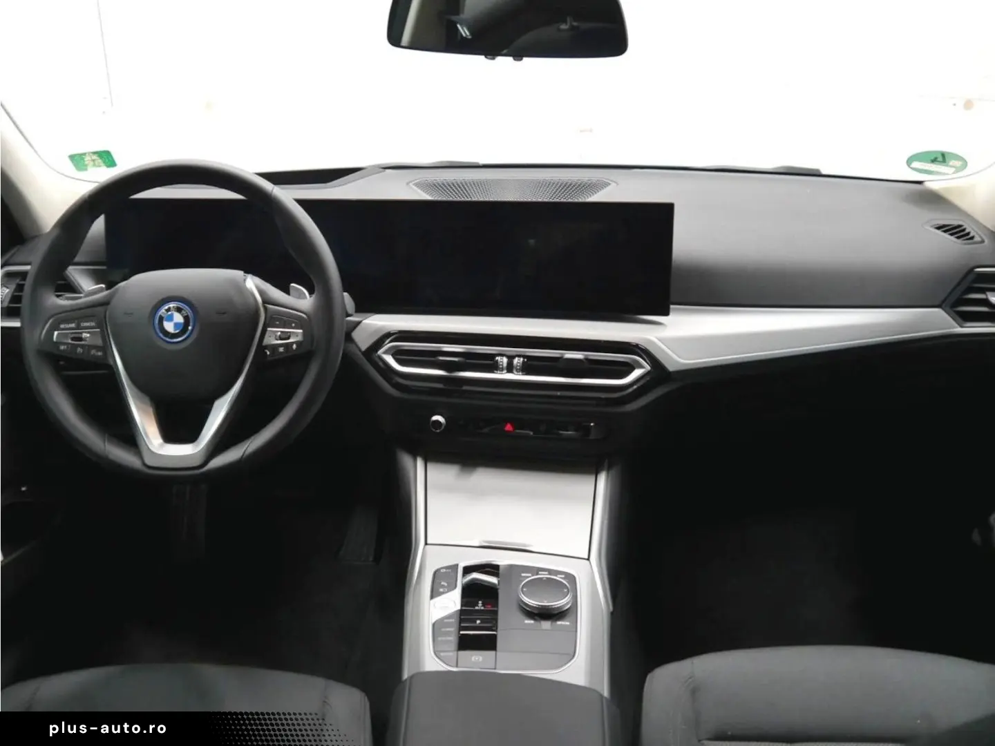 BMW 330e M Shadow HUD eSitze Sound Kamera Driving