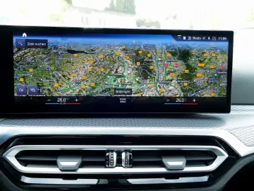 BMW 330e M Shadow HUD eSitze Sound Kamera Driving