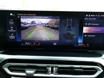 BMW 330e M Shadow HUD eSitze Sound Kamera Driving