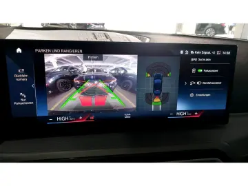 BMW 330e M Shadow HUD eSitze Sound Kamera Driving