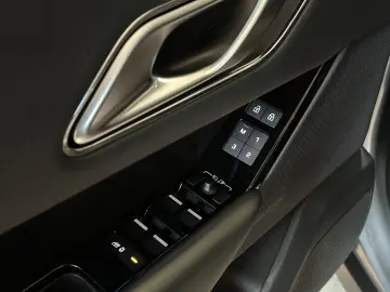 LAND ROVER Range Rover Velar Autobiography  Pano Massage