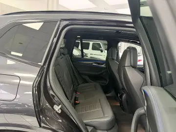 BMW X3 M40d LASER PANO HUD H-K KEYL MEMO ALARM 360