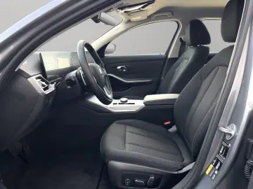 BMW 330e Limousine UPE 70.530 --