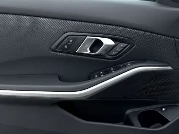 BMW 330e Limousine UPE 70.530 --