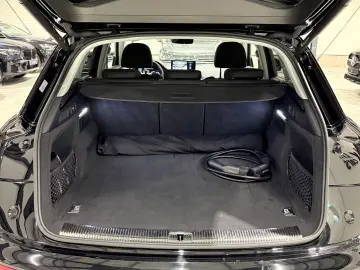 Audi Q5 50 TFSIe Quattro Lumini Ambientale Cockpit