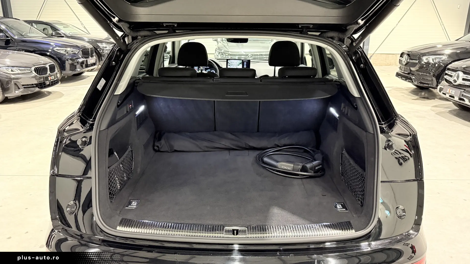 Audi Q5 50 TFSIe Quattro Lumini Ambientale Cockpit