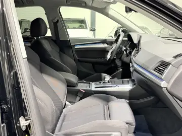 Audi Q5 50 TFSIe Quattro Lumini Ambientale Cockpit