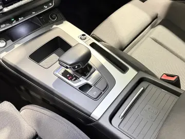 Audi Q5 50 TFSIe Quattro Lumini Ambientale Cockpit