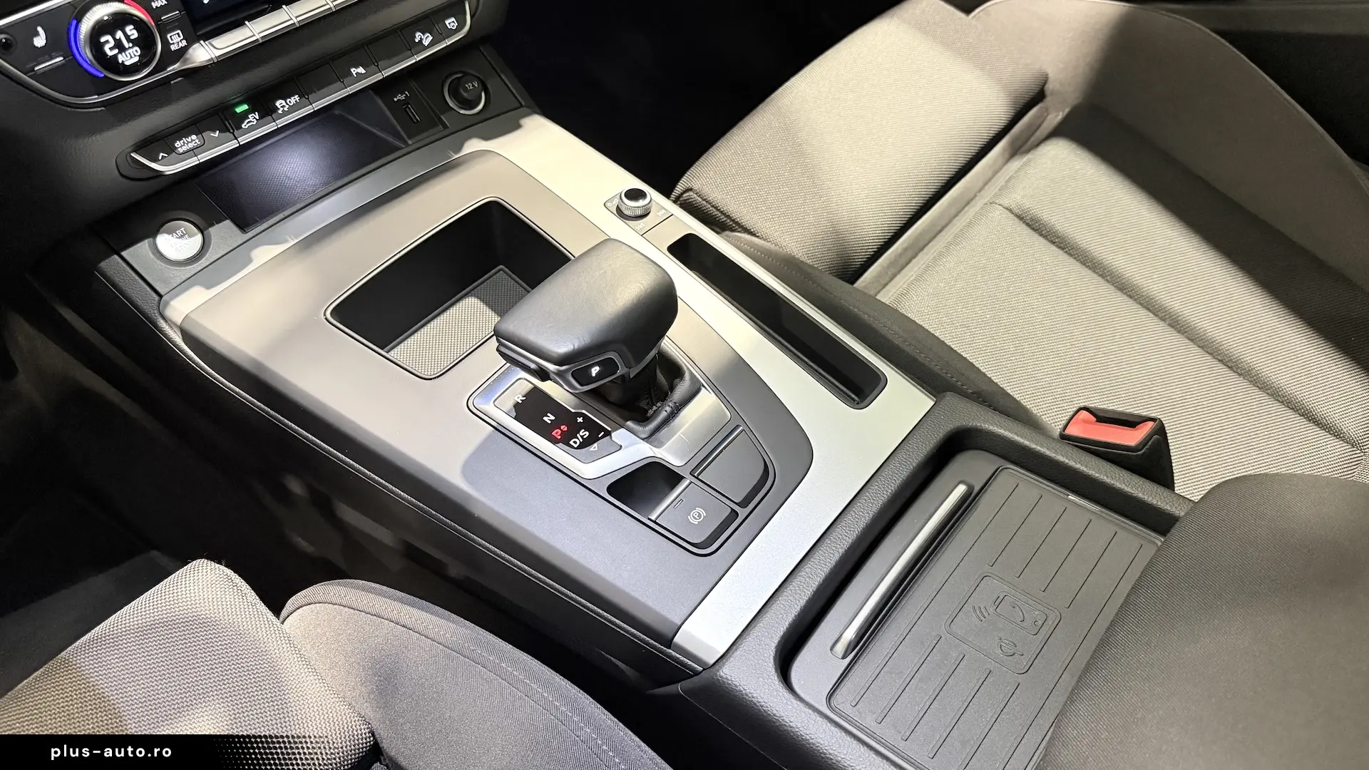 Audi Q5 50 TFSIe Quattro Lumini Ambientale Cockpit