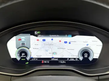 Audi Q5 50 TFSIe Quattro Lumini Ambientale Cockpit