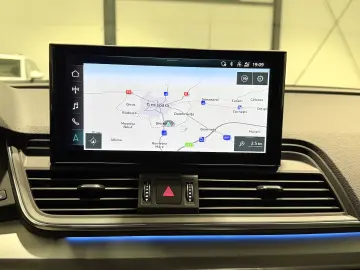 Audi Q5 50 TFSIe Quattro Lumini Ambientale Cockpit
