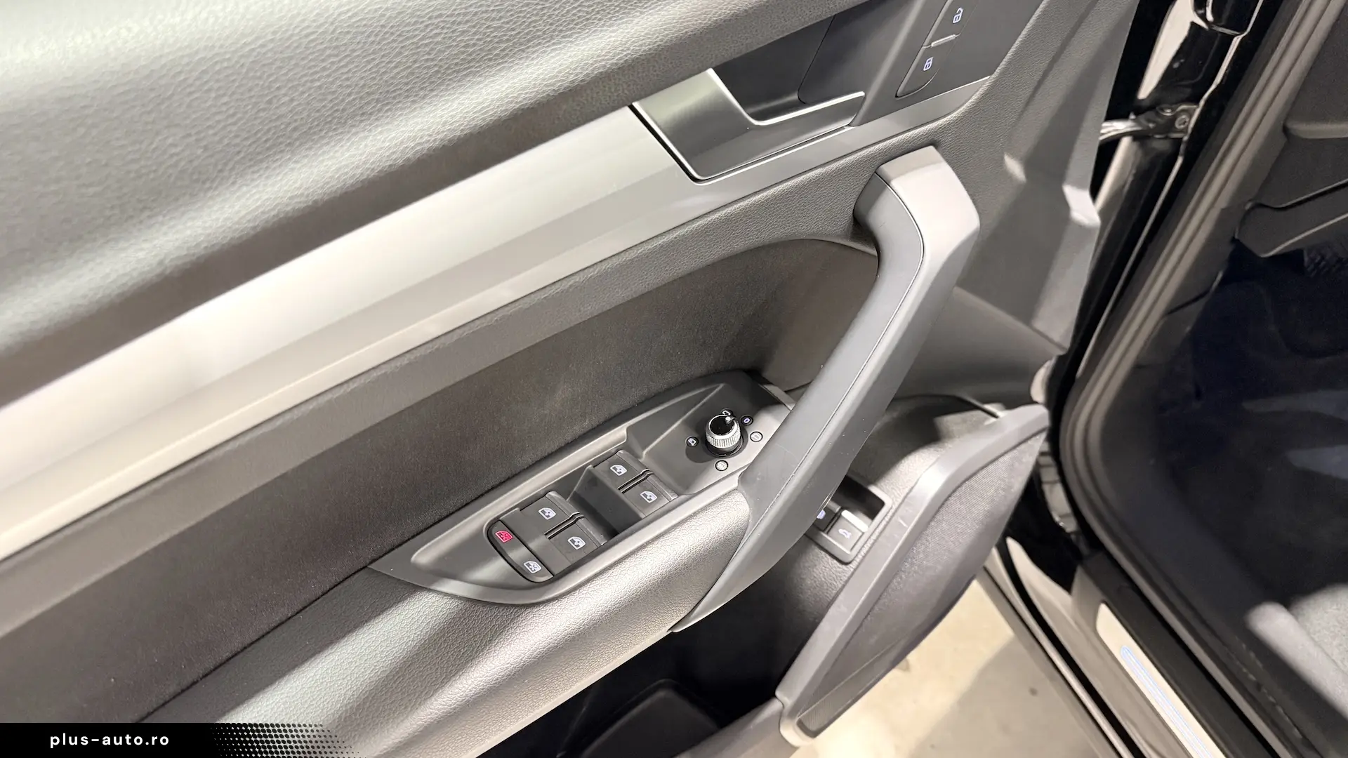 Audi Q5 50 TFSIe Quattro Lumini Ambientale Cockpit