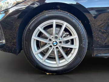 BMW 320d Lim. LED NAVI MEMORY KEYLESS PDC FSE 17